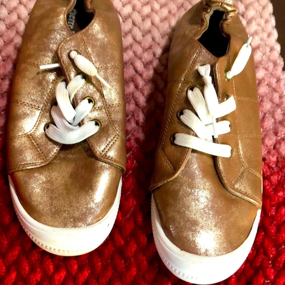 Bronze gold size 7 good condition worn twice